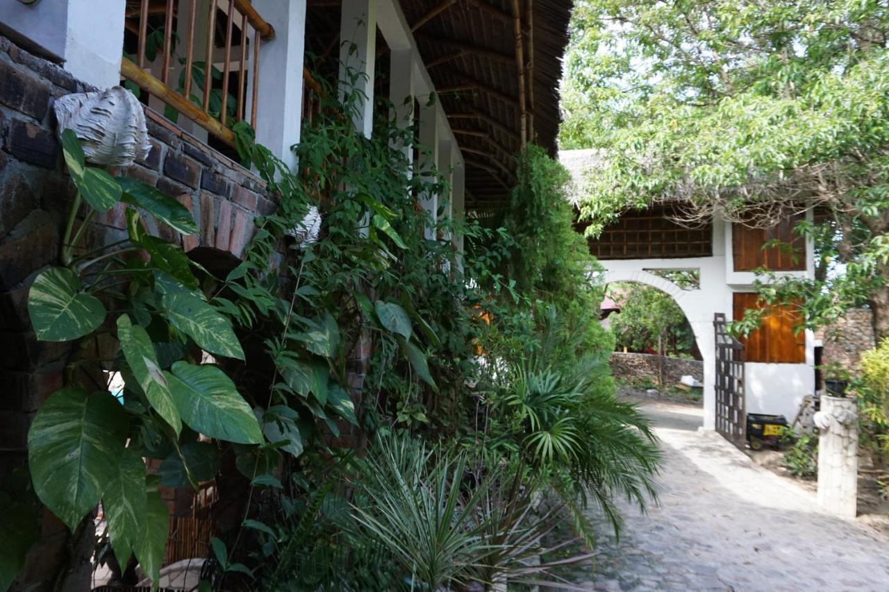 Mangga Lodge Bira Esterno foto