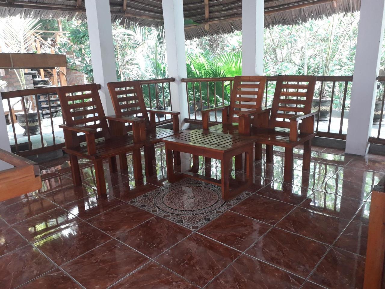 Mangga Lodge Bira Esterno foto