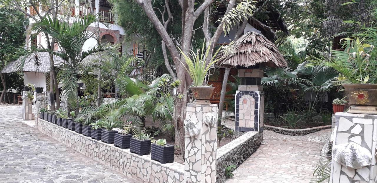 Mangga Lodge Bira Esterno foto